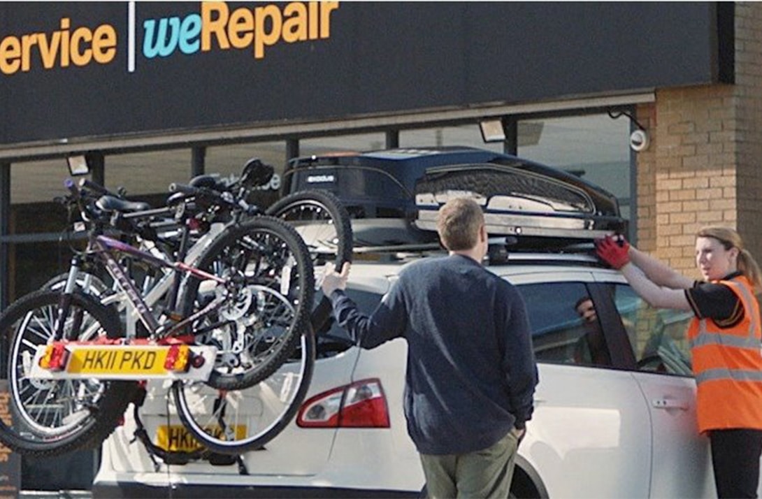 Halfords<br />
